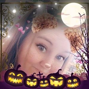 Meet your Posher, Crystal